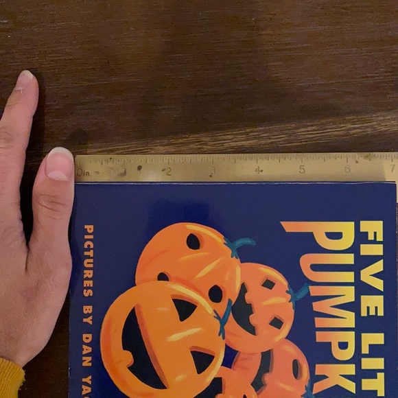 Five Little Pumpkins kids book by Dan Yaccarino hardback halloween & 🎃 notepad​ - Picture 16 of 16